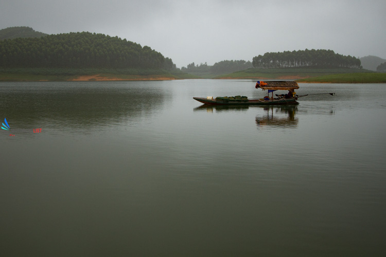 Vietnam motorbike tours to Thac Ba