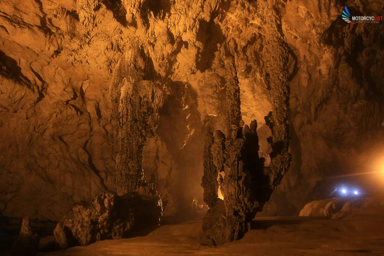 Vietnam motorbike tour to Puong Cave in Ba Be Lake